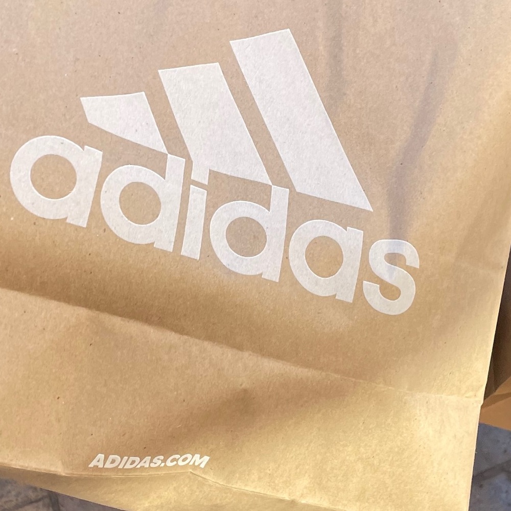 Meet your Posher, Elia